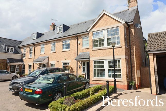 3 bed end terrace house for sale in Usborne Mews, Writtle CM1