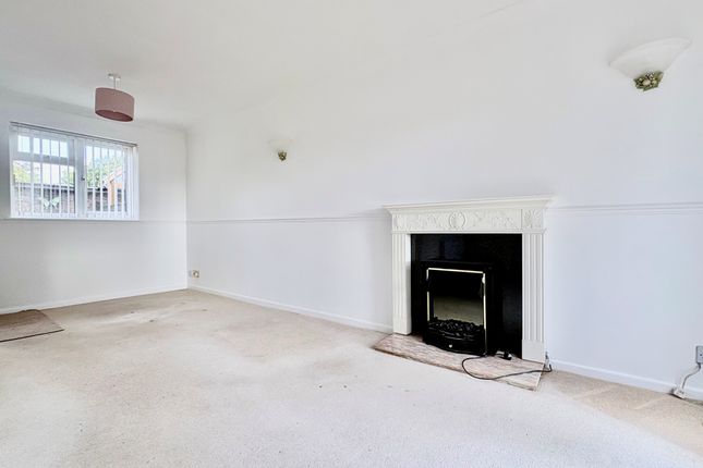 11, Beyers Gardens, HODDESDON photo 2