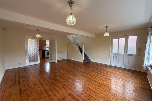 65 South Grove, Sale photo 3