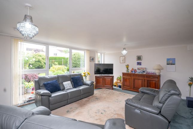 18, Meadow View, Cumbernauld photo 4
