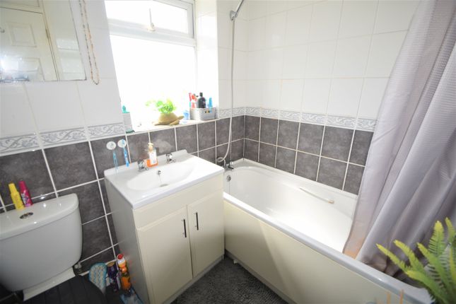 Terraced house to rent in Devon Drive, Chandlers Ford, Eastleigh, Hampshire