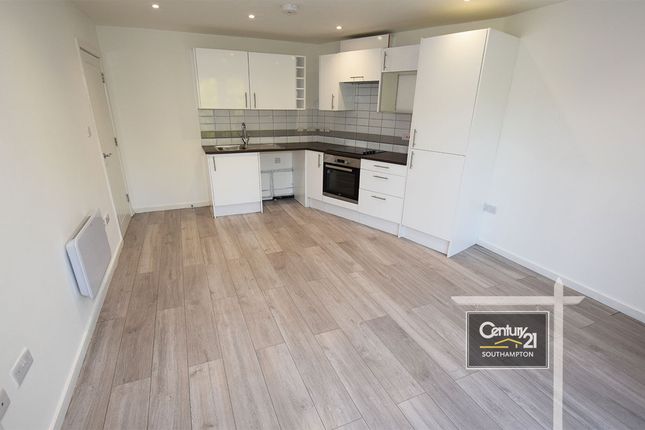 Flat 3,  41, Canute Road, Southampton photo 3