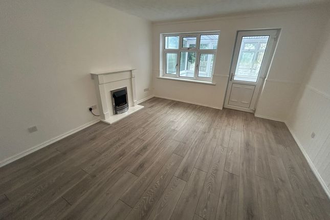 Blake Close, Cannock photo 2