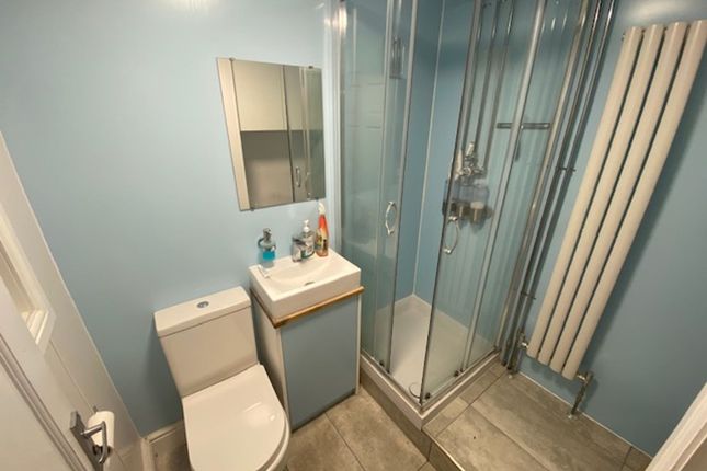 6 Spencer Place, Treharris photo 5