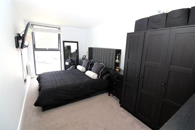 Flat 10, 122, Stow Crescent, Hampshire photo 4