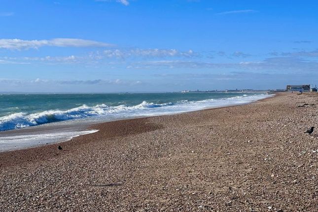 Beach hut R17, Sea Front, Hayling Island photo 4