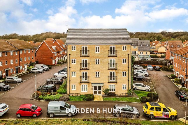 1-bed flat on 7 Foxglove House, Chigwell, £250,000