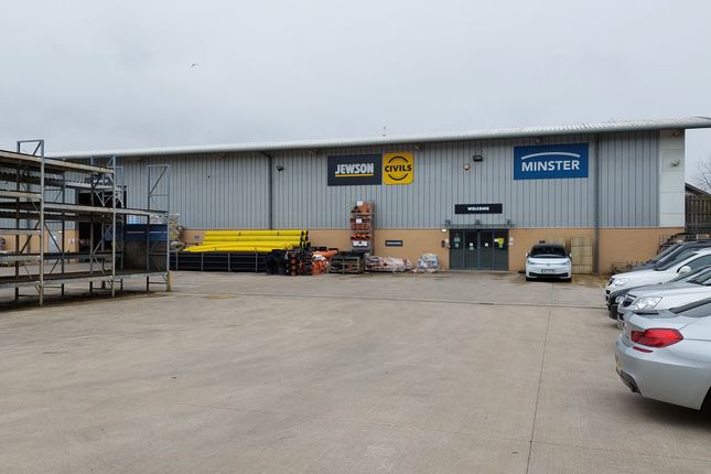 Warehouse to let in Kennet Close, Tewkesbury