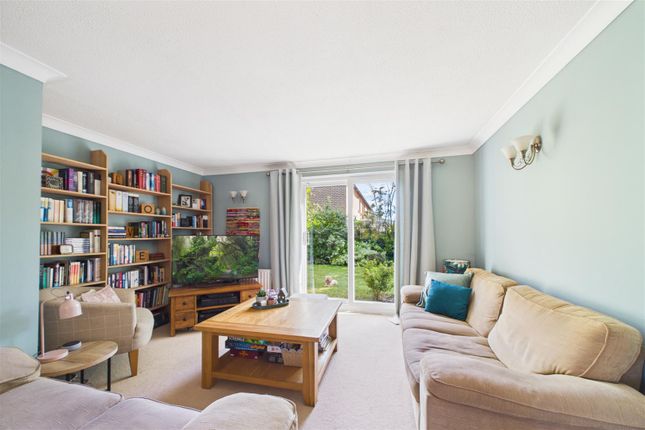 5, Barncroft Close, Tangmere photo 4