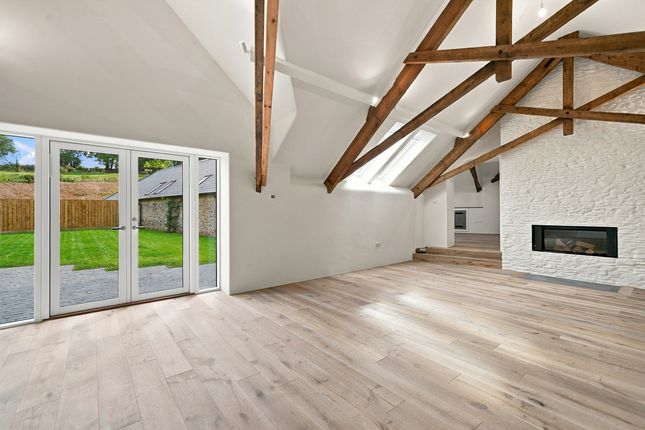 5 Weston Courtyard, Higher Weston Farm Barns, Totnes photo 3