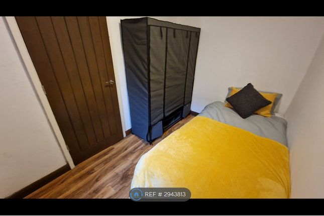 Flat, Polygon Road Crumpsall, Manchester photo 5