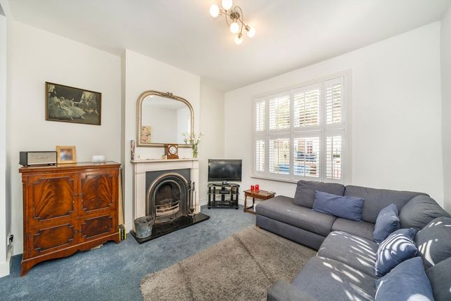 19, Nutfield Road, London photo 4