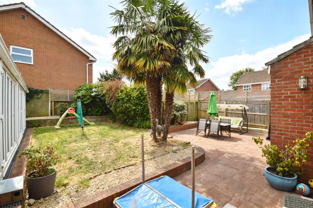 13, Holbeach Way, Bristol photo 4