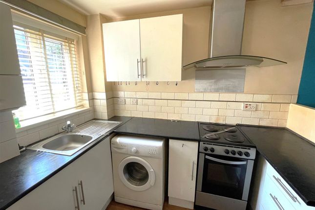 14, Alderdown Close, Lawrence Weston photo 2