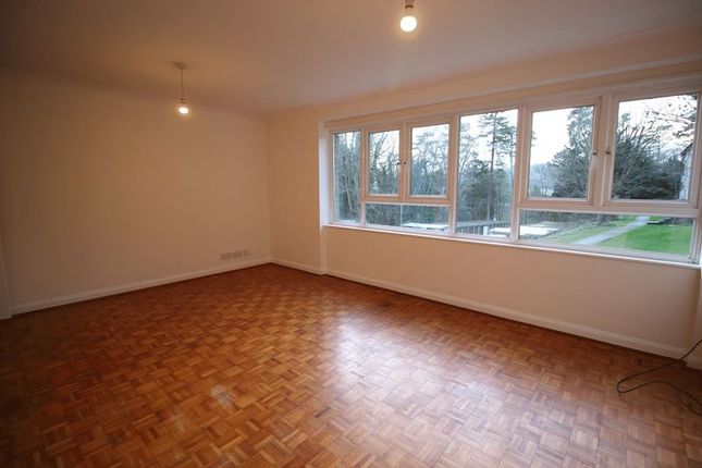 Gladeside Court, WARLINGHAM photo 4