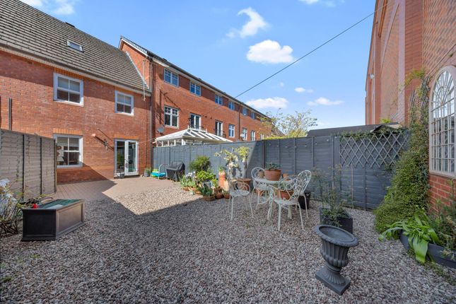 17 Coopers Place, Warrington photo 4