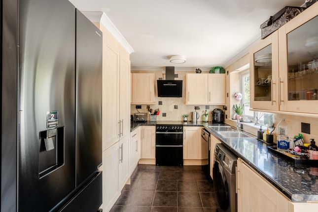 8 Canberra Grove, Bristol photo 4