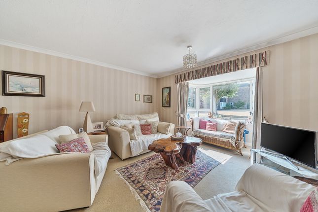 1, Mount Felix, Walton-On-Thames photo 4