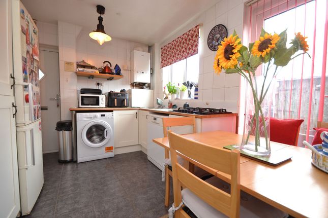 10 Luther Way, Bradford photo 4