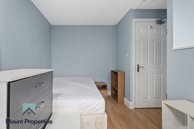 Room 5, 128A Kingsland Road, London photo 5