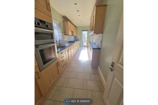 Watford Road, Croxley Green, Rickmansworth photo 2
