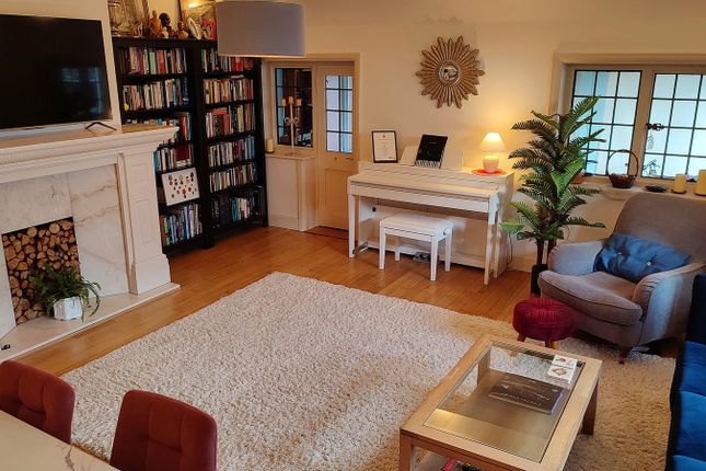 7, Furzeholme, Worthing photo 4
