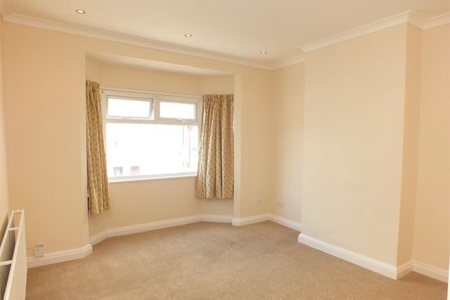 Flat to rent in Redfern Road, London