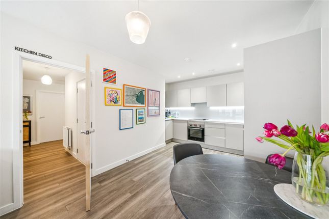 17, Foxglove House, 20, Springfield Drive, London photo 3