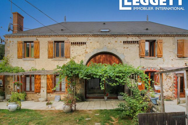Villa for sale in Argentonnay, Deux-Sèvres, Nouvelle-Aquitaine