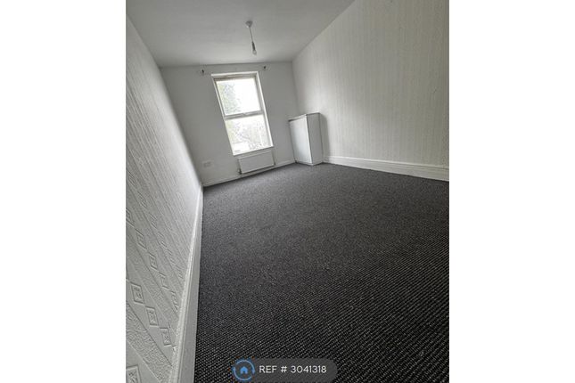 B Victoria Square, Worksop photo 3