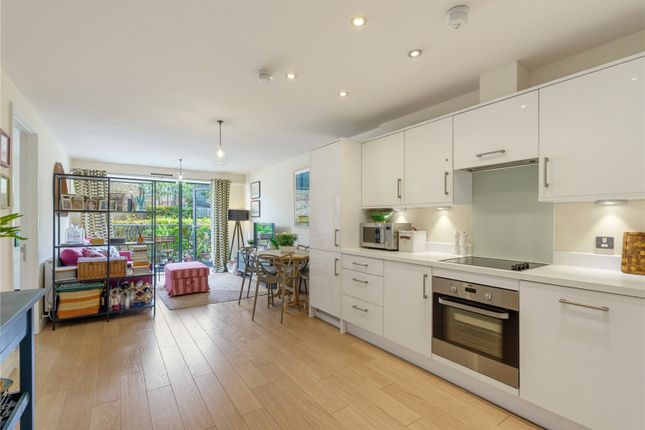 Flat 8, 31, Macaulay Road, London photo 4