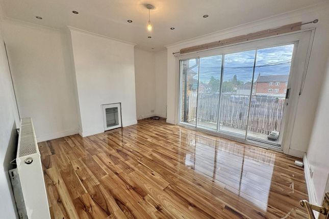 15 Nevin House, Bourne Avenue, Hayes photo 2