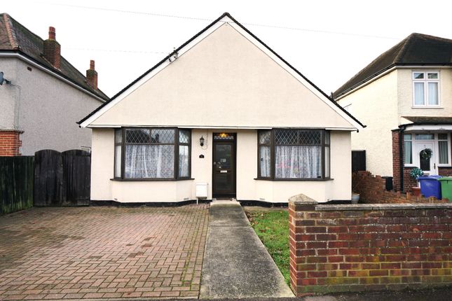 Bungalow for sale in Heathview Road, Grays