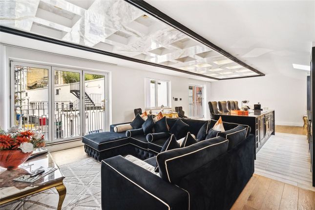 Mews house to rent in Cheval Place, Knightsbridge, London