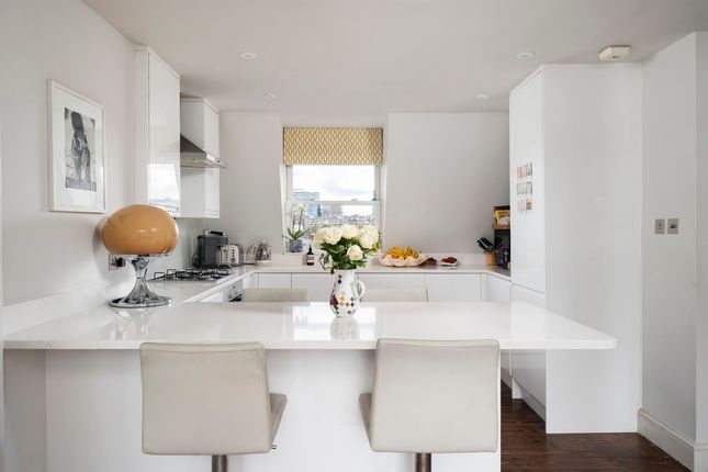 Flat 4, 62, Netherwood Road, London photo 4