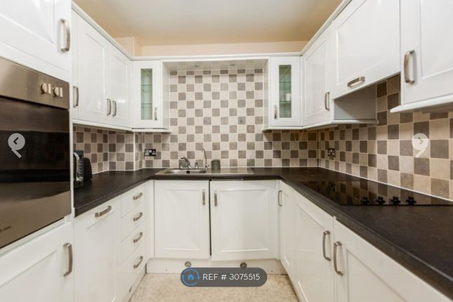 Apartment  Willow Court, Swansea photo 4