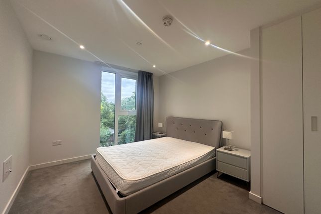 17 Shoreline, Newnton Close, London photo 3