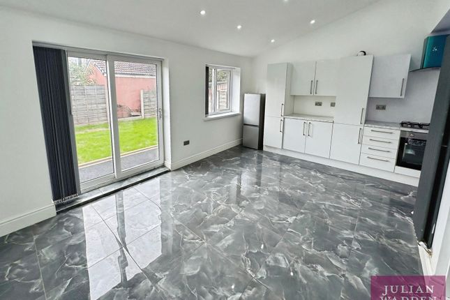 46, Delacourt Road, Manchester photo 2