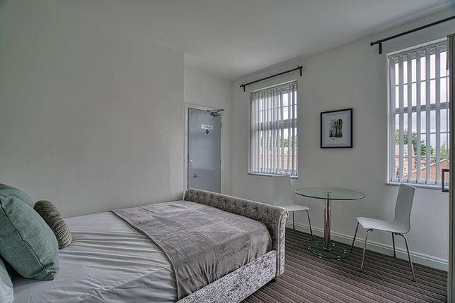 Room 10, 108 Upper Mersey Road, Widnes photo 2