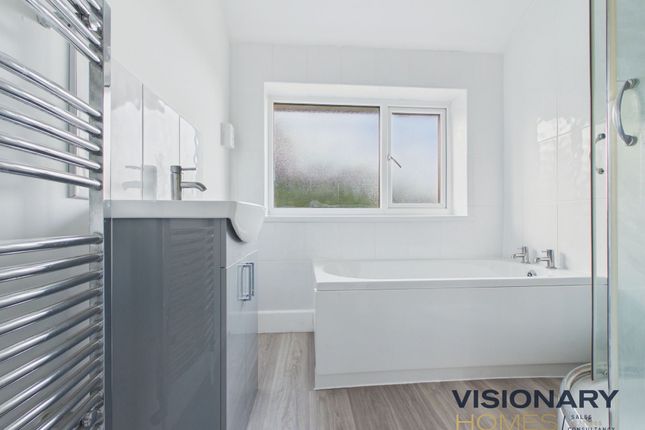 9, Tudor Close, Burntwood, WS7 photo 4