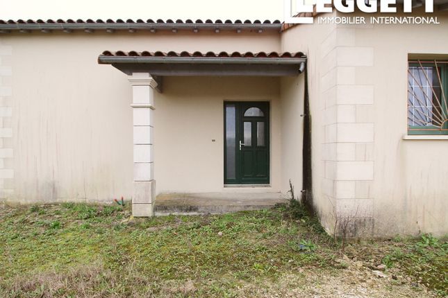 Villa for sale in Blanzac-Lès-Matha, Charente-Maritime, Nouvelle-Aquitaine