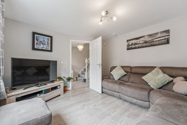 15 Patterton Range Drive, Glasgow photo 4