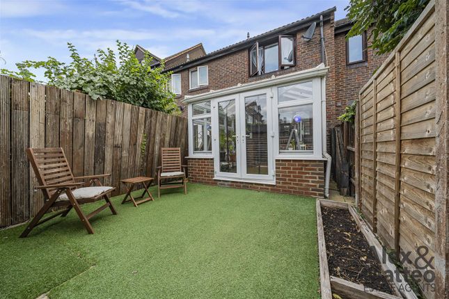 37, Somerford Way, London photo 4