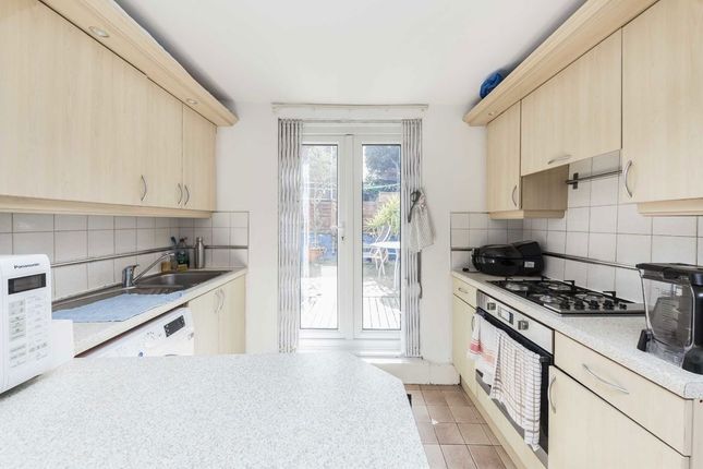 Thornfield Road, London photo 4
