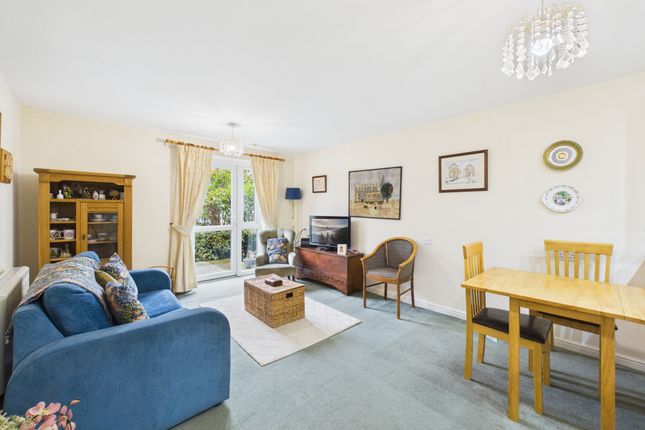 4 Parry Court Hazel Grove, Nottingham photo 2