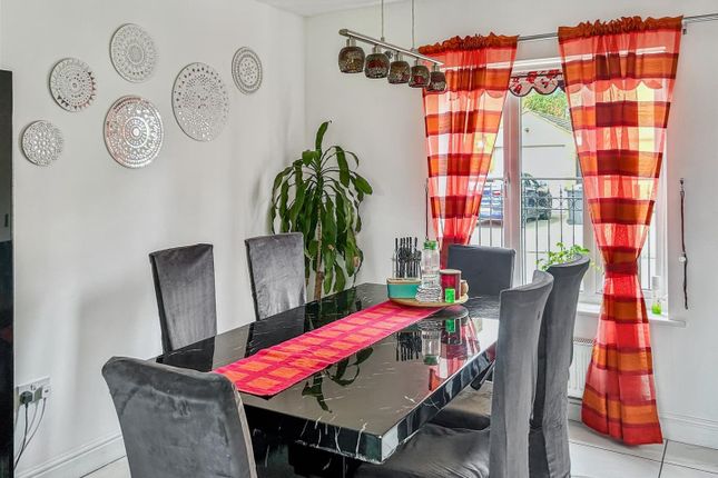 Dining Table.Jpg