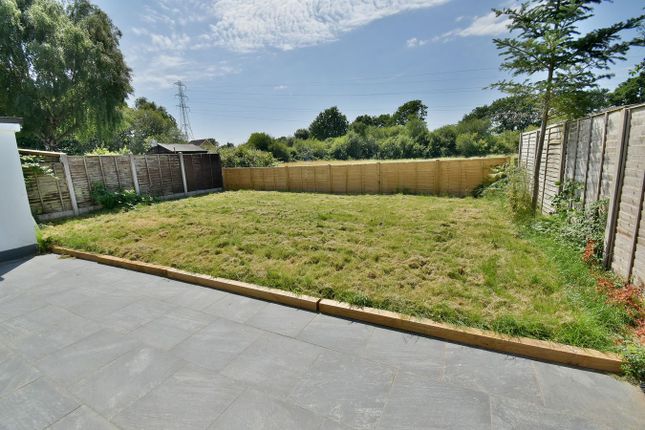 25, Bracken Road, Ferndown photo 2
