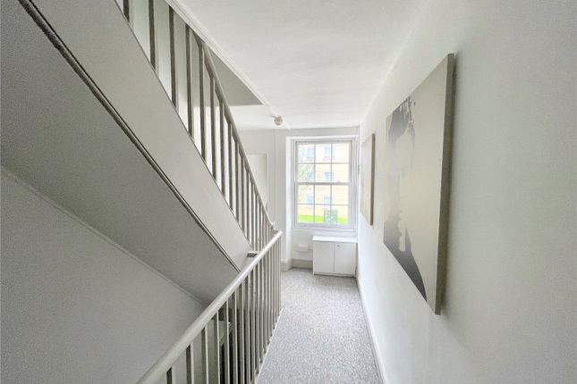 Flat to rent in London Road, Cirencester