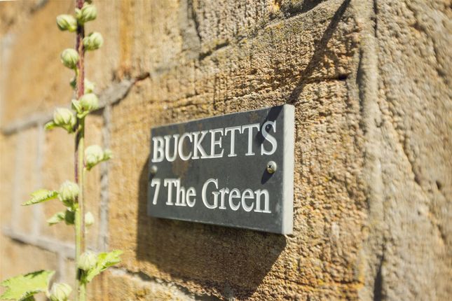 Bucketts, 7, The Green, Martock photo 2