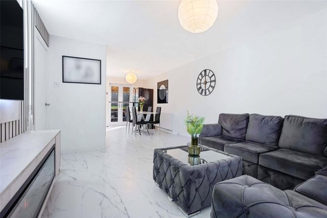 31, Woodend Walk, Bathgate photo 3